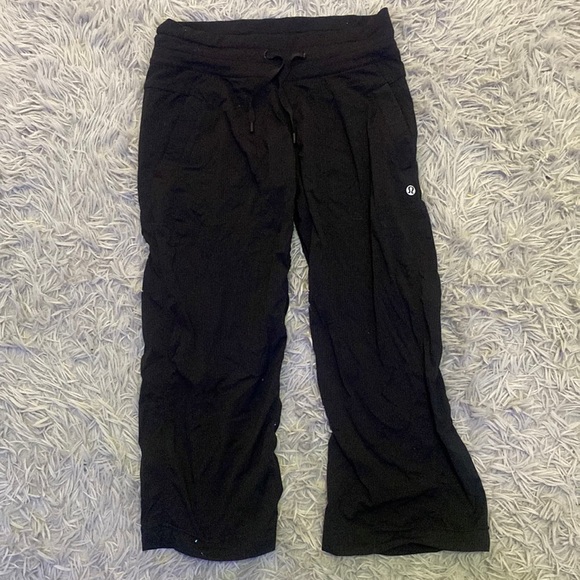 Size 2 Lululemon cropped studio pants (black) - Picture 1 of 4